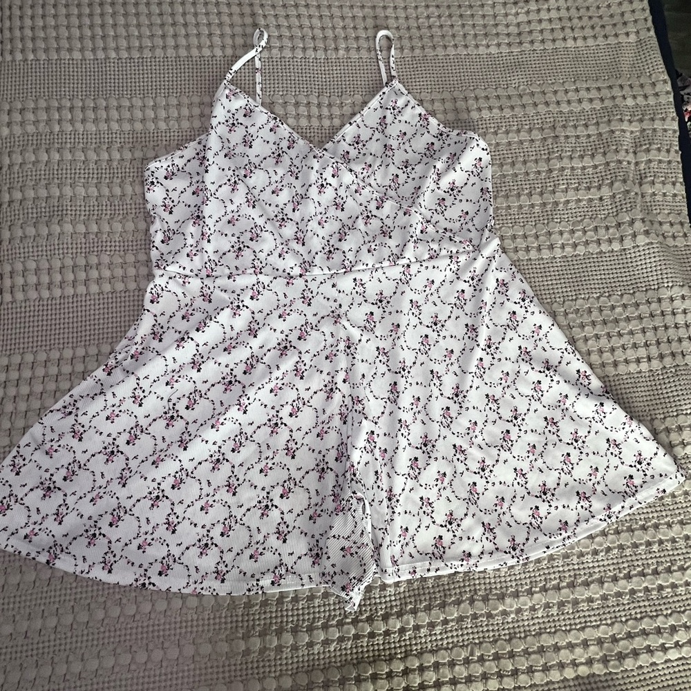 BOOHOO SUMMER FLORAL ROMPER